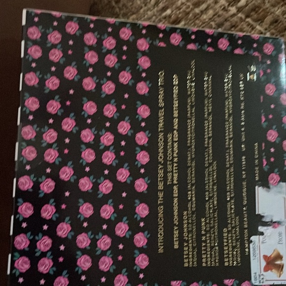 NIB new in box Betsey Johnson EDP spray trio perfume set - Picture 3 of 3